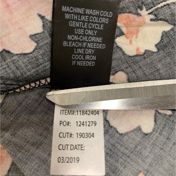 Torrid Tank Top Womens 2 2X 18-20 Black Floral Babydoll Stretch Challis Crochet - Picture 9 of 12